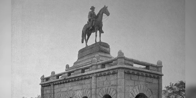 The equestrian statue of bronze, the monument of President Ulysses S. Grant in Lincoln Park, Chicago. (Bildagentur-online/Universal Images Group via Getty Images)