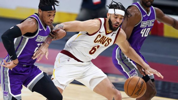 Nuggets acquire center JaVale McGee from Cavs