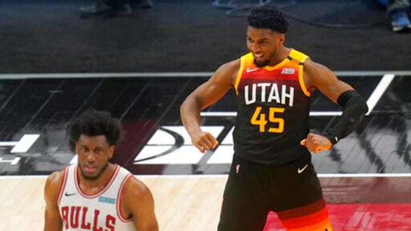 Jazz beat Bulls for record 21st straight at home