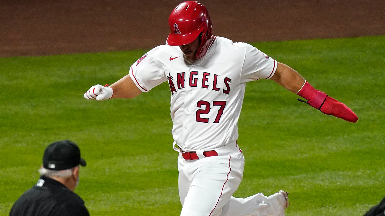 Trout, Pujols lead Angels’ late rally past White Sox, 4-3
