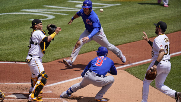 Javy Baez at-bat turns into embarrassing moment for Pirates, Cubs steal run in 5-3 victory