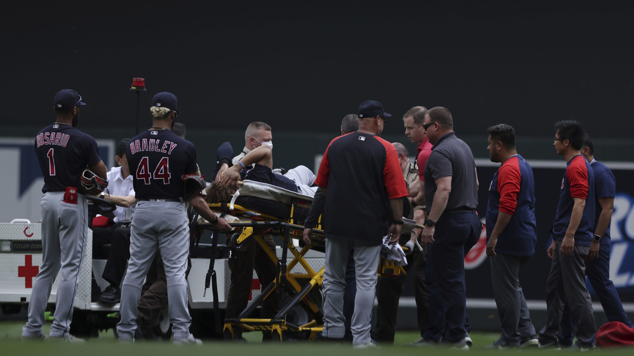 Indians OF Naylor injured in scary collision, Twins win 8-2