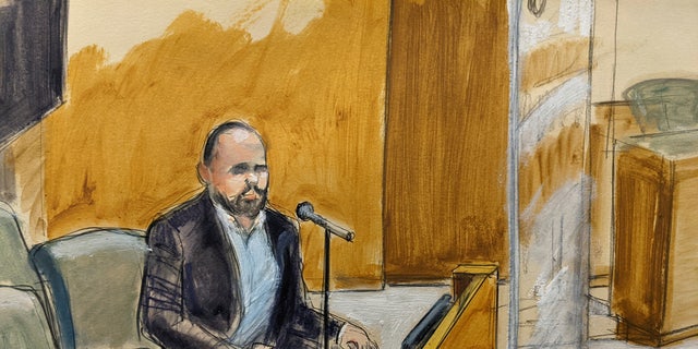 In this courtroom artist's sketch, former R. Kelly employee Tom Arnold testifies at the R&amp;B star's trial in New York, Thursday, Aug. 19, 2021.