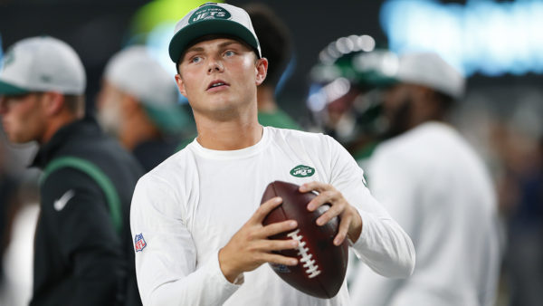 NFL teams mull decision when to start rookie QBs