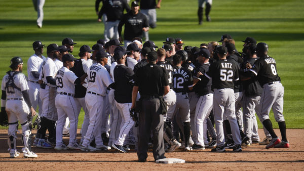 White Sox hold off Tigers with 8-7 win after benches clear