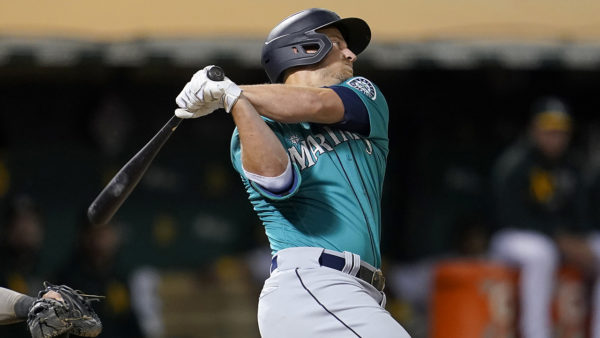 Seager’s three RBIs help Mariners stop A’s 5-game win streak