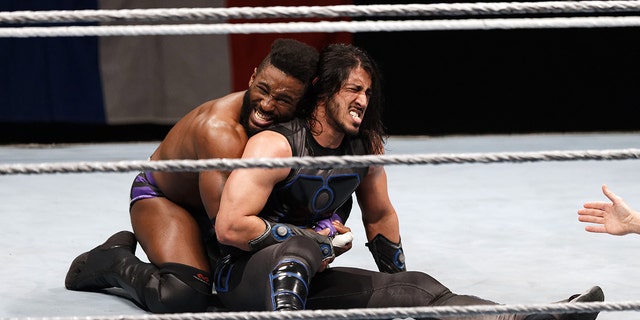 Cedric Alexander (L) in action vs Mustafa Ali during WWE Live AccorHotels Arena Popb Paris Bercy on May 19, 2018 in Paris, France.
