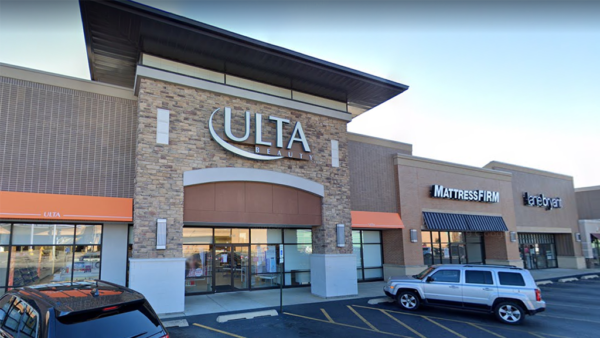 Ulta Beauty store in Illinois robbery captured on video by shopper