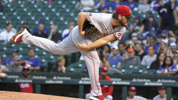 Miley goes 7, Castellanos and India homer as Reds stop Cubs