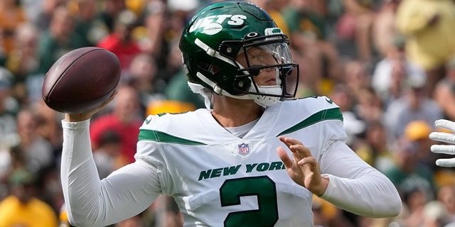 New York Jets' Zach Wilson throws during the first half of a preseason NFL football game against the Green Bay Packers Saturday, Aug. 21, 2021, in Green Bay, Wis. (AP Photo/Morry Gash)