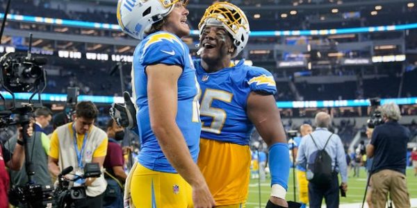 Chargers hand Raiders first loss of season behind Justin Herbert’s 3 touchdowns
