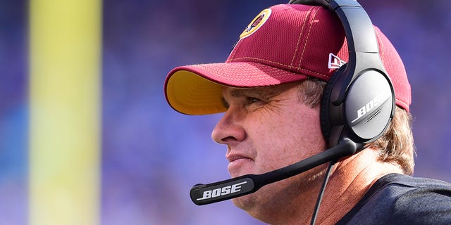 EAST RUTHERFORD, NEW JERSEY - SEPTEMBER 29: The Washington Redskins head coach Jay Gruden looks on during their game against the New York Giants at MetLife Stadium on September 29, 2019 in East Rutherford, New Jersey. (Photo by Emilee Chinn/Getty Images)