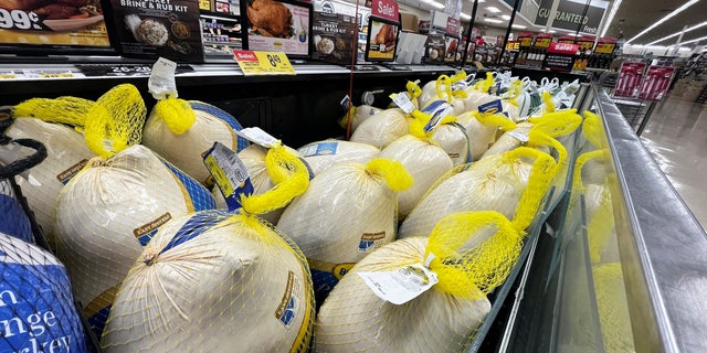Turkeys are displayed for sale at a Jewel-Osco grocery store ahead of Thanksgiving, in Chicago, Illinois, U.S. November 18, 2021. REUTERS/Christopher Walljasper