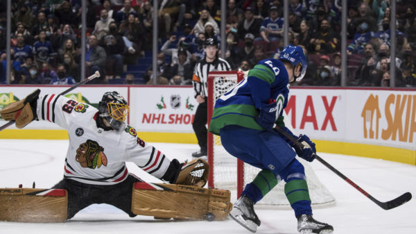 Fleury notches 1st shutout of season in win over Canucks