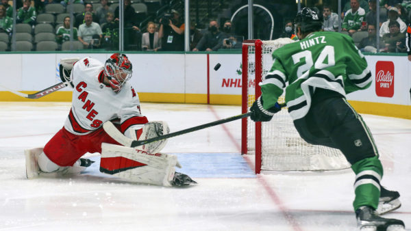 Hintz records first hat trick as Stars defeat Hurricanes 4-1