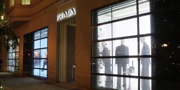 Chicago Prada, Hermes stores robbed back-to-back, security guard maced