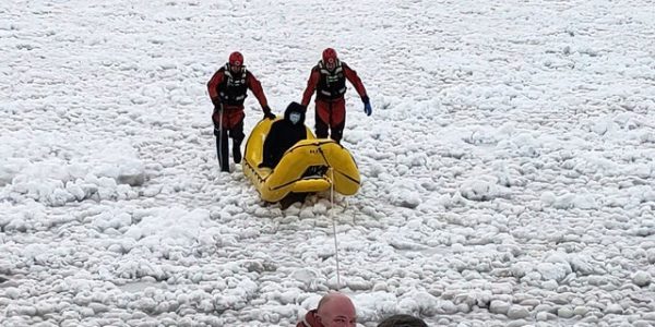 Chicago student rescued from Lake Michigan ice: report