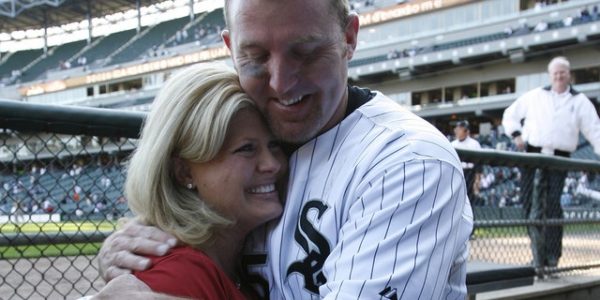 Deshaun Watson: Wife of Indians legend Jim Thome cancels Browns season tickets over trade