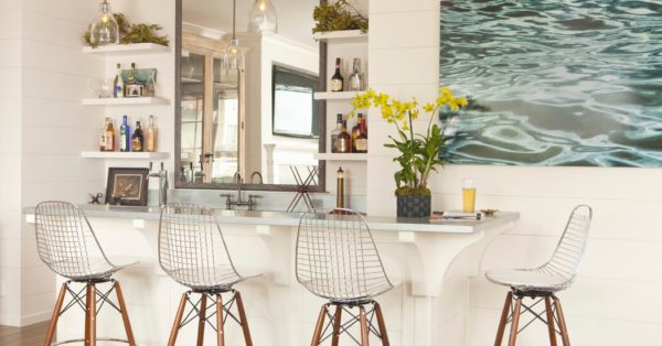 How to Create a Home Bar That Will Dazzle Your Guests