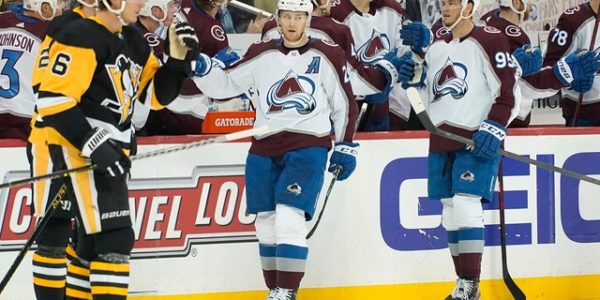 Avalanche beat Penguins for win No. 50, clinch playoff spot
