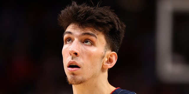 Chet Holmgren #34 of Gonzaga Bulldogs looks up while taking on the Georgia State Panthers during the first round of the 2022 NCAA Men's Basketball Tournament held at the Moda Center on March 17, 2022 in Portland, Oregon.