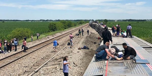 Amtrak train crash: Boy Scout troops help fellow passengers after deadly derailment in Missouri