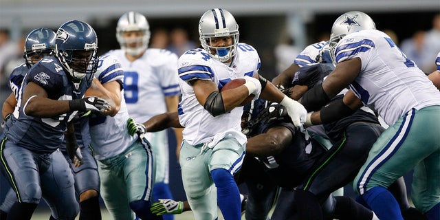 01 November 2009: Dallas Cowboys running back Marion Barber (24) runs the football against the Seahawks during game between the Seattle Seahawks and the Dallas Cowboys.