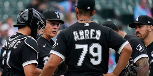 White Sox fans call for Tony La Russa’s firing during loss to Rangers