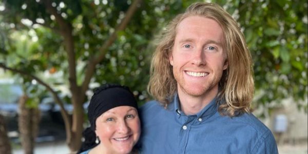 Arizona man grows hair out for 2 years to make wig for mom fighting brain tumor
