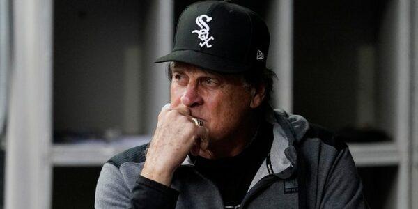 White Sox manager Tony La Russa out indefinitely while undergoing tests on his heart