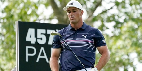 Bryson DeChambeau gets tangled in gallery rope at LIV Golf event
