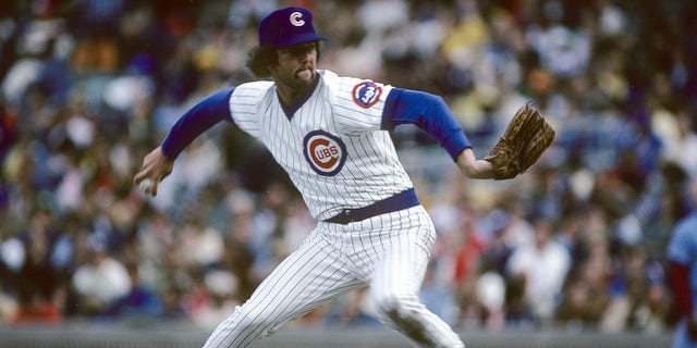 Pitcher Bruce Sutter #42 of the Chicago Cubs pitches during a circa mid 1970's Major League Baseball game at Wrigley Field in Chicago, Illinois. Sutter  played for the Cubs from 1976-80. 