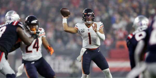 Bears unfazed by Patriots’ mid-game quarterback change, score 23 unanswered in win