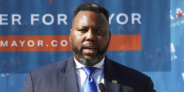 Illinois State Rep. Kambium Buckner announces his candidacy for Chicago mayor on May 12, 2022.