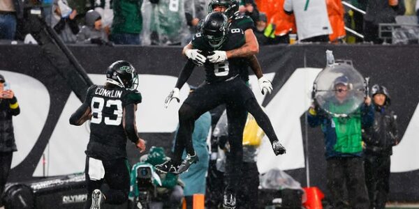 Elijah Moore ‘grateful’ after Jets win, weeks after trade request: ‘I’m really just blessed’
