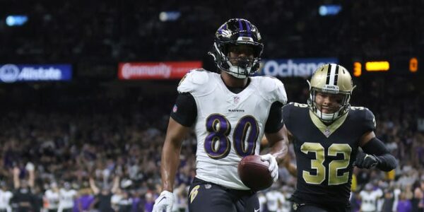 Ravens rely on run game to bully Saints, stay atop AFC North
