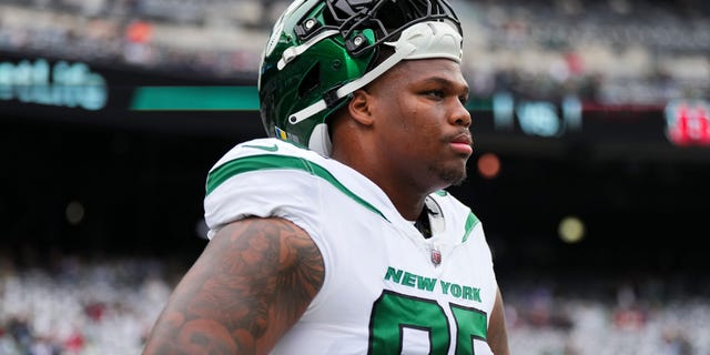 Quinnen Williams of the New York Jets warms up against the Cincinnati Bengals at MetLife Stadium on Sept. 25, 2022, in East Rutherford, New Jersey.