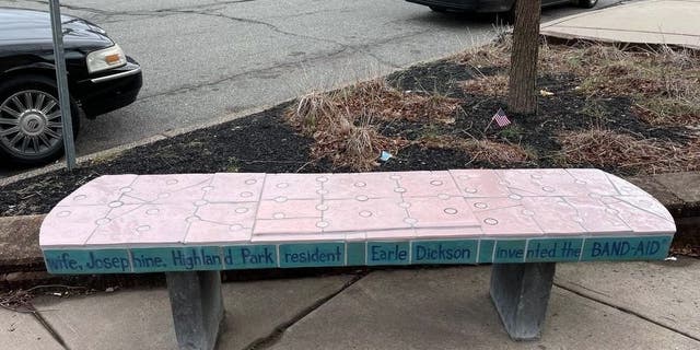 Band-Aid inventor Earle Dickson lived in Highland Park, New Jersey. The community installed a Band-Aid bench on South Fourth Avenue in 2019 in Dickson's honor. Local artist JoAnn Boscarino created it.