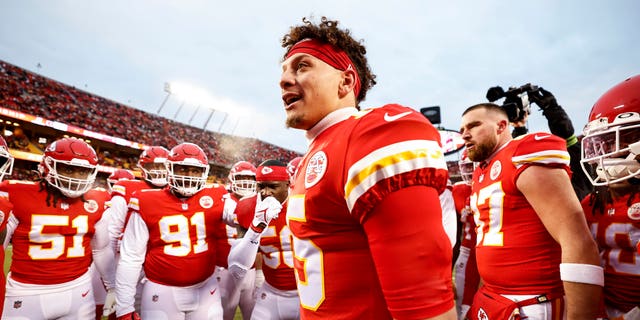 Patrick Mahomes, #15 of the Kansas City Chiefs, leads a huddle prior to the AFC Championship NFL football game between the Kansas City Chiefs and the Cincinnati Bengals at GEHA Field at Arrowhead Stadium on Jan. 29, 2023 in Kansas City, Missouri.