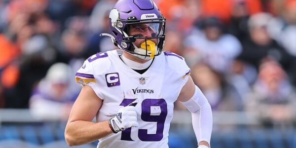 Adam Thielen joins Panthers on 3-year deal after Vikings release