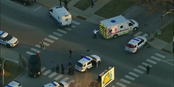Chicago police officer shot, rushed to hospital