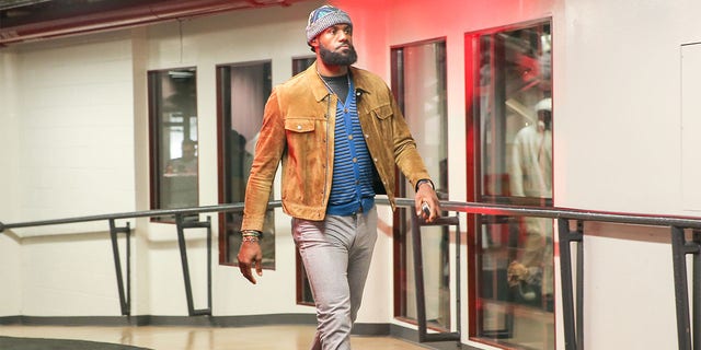 Los Angeles Lakers forward LeBron James (6) arrives prior to an NBA game between the Los Angeles Lakers and the Chicago Bulls on March 29, 2023, at the United Center in Chicago, IL. 