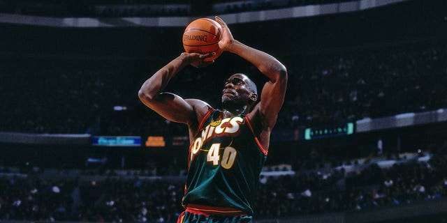 Shawn Kemp of the Seattle SuperSonics shoots during a game March 18, 1997, at the United Center in Chicago. 