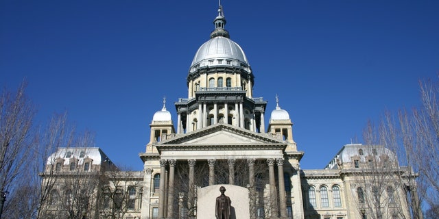 Exterior view of the Illinois State Capitol in Springfield, Illinois