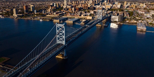 Aerial view of Ben Franklin Bridge, Philadelphia