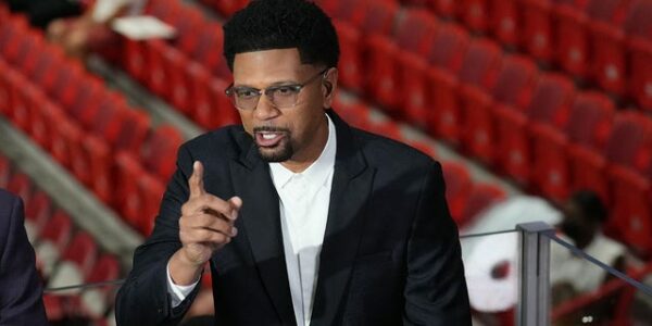 Ex-NBA star Jalen Rose comes to E-40’s defense after ejection: Security ‘totally fumbled this scenario’