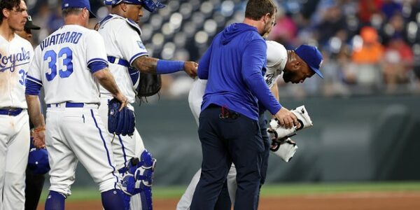 Royals’ Amir Garrett vomits on field during appearance vs White Sox