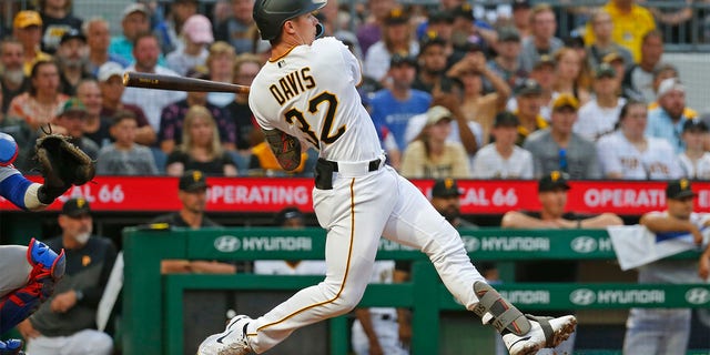 Henry Davis follows through on swing