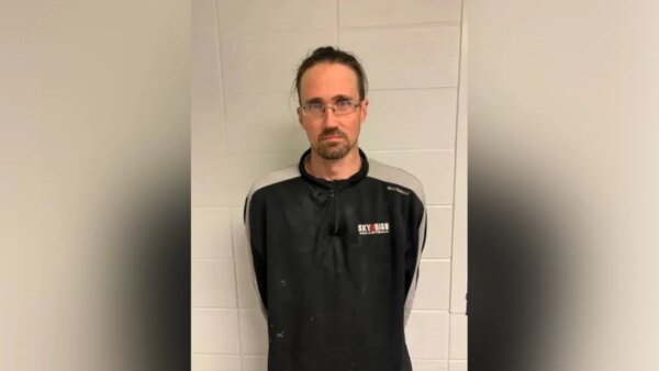 Former Illinois youth volleyball coach arrested for attempting to meet a child for sex: police