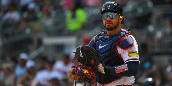Braves sign Travis d’Arnaud to one-year contract extension